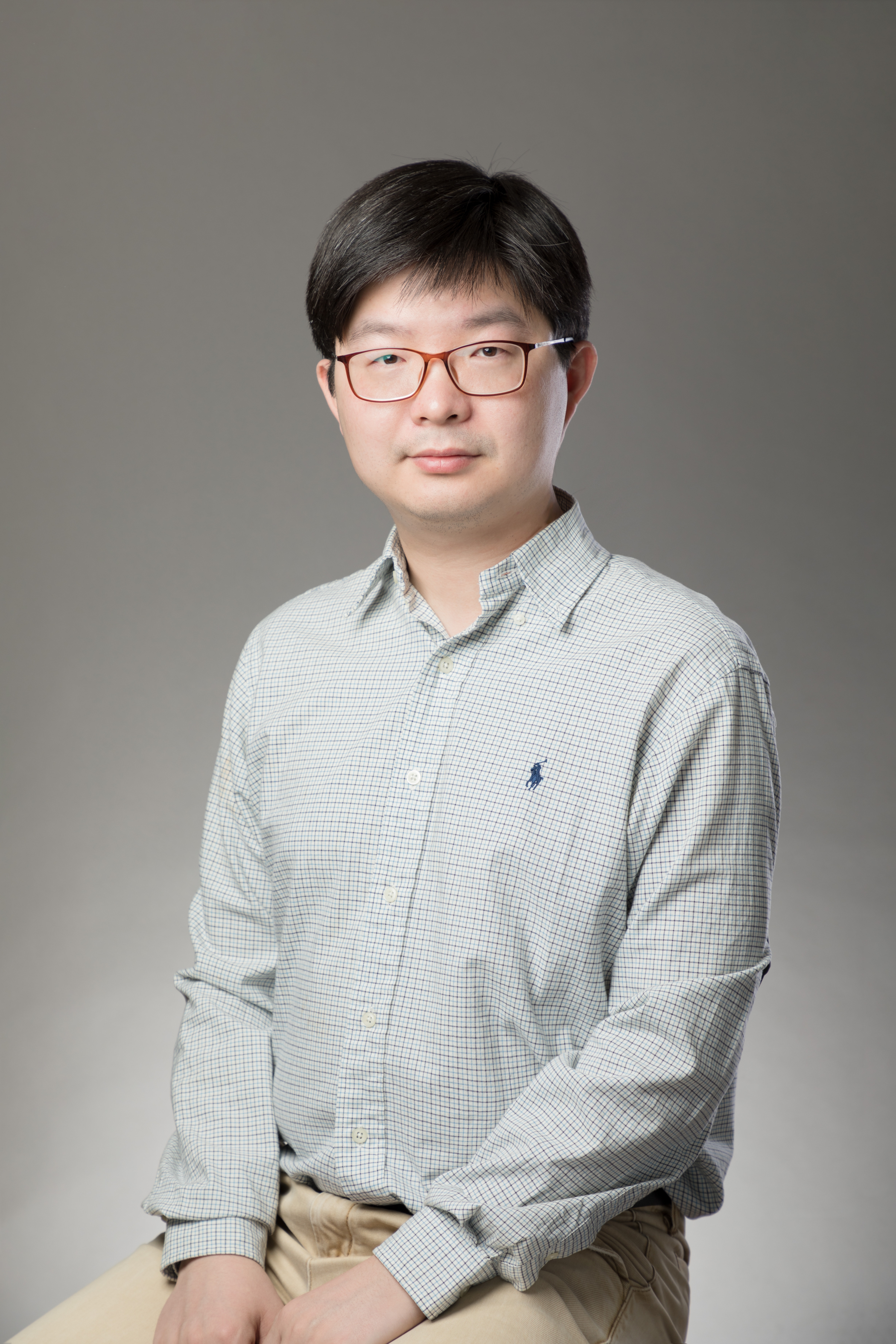 HBTY.COM创新论坛第一千六百五十三讲：On the Painleve II hierarchy and  their applications