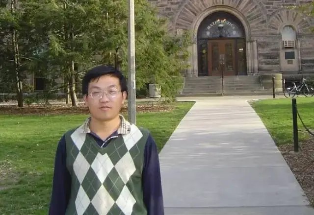 HBTY.COM创新论坛第一千六百八十一讲：Problems and results on determinants involving Legendre symbols